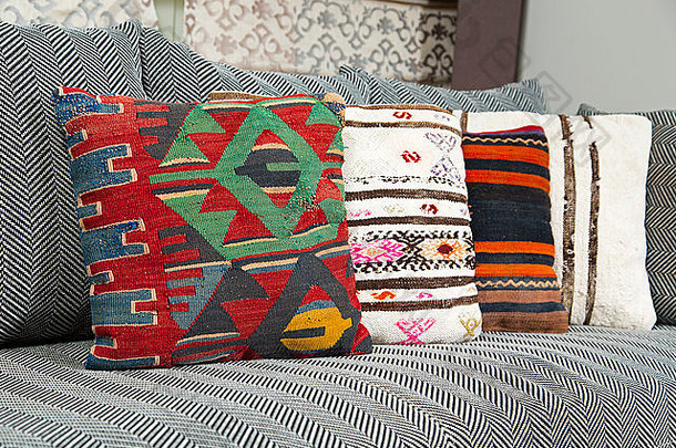 人字沙发传统的土耳其手工制作的色彩斑斓的自然织物枕头