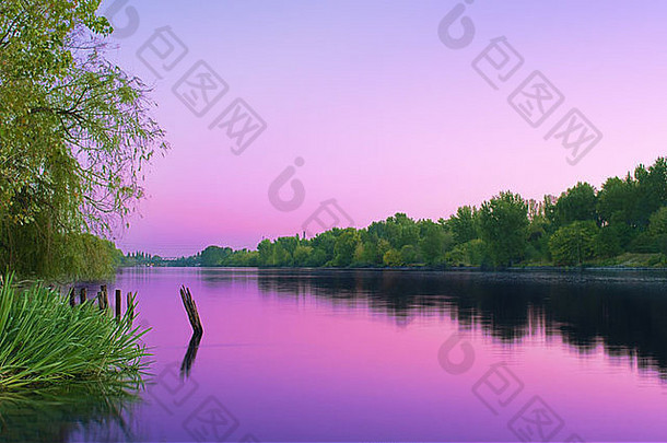 多瑙河日落景观。