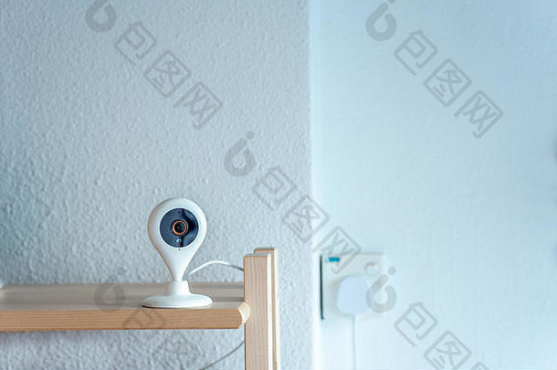 具有夜视功能的家用室内数字闭路电视<strong>网络监控</strong>摄像头。技术对象家庭数字概念。