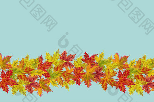 秋枫叶在蓝色背景上无缝且连续的横幅。水彩水平连续花环，用于印刷、创意设计等。