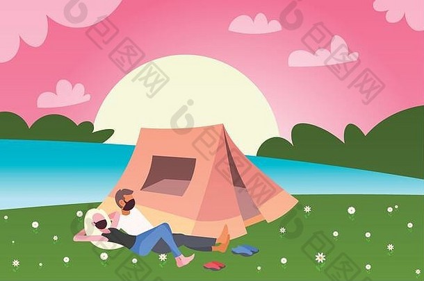 戴着医用口罩的年轻夫妇在野营中享受冠状病毒大流行检疫概念男女躺在草地上休息日落景观背景水平全长病媒插图