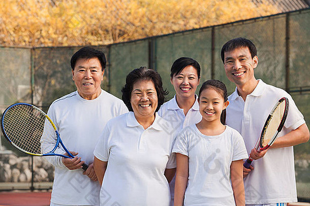 打网球的一家人、肖像