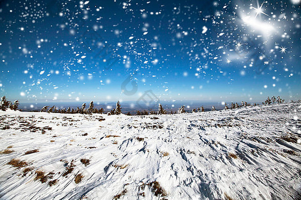 罗马尼亚喀尔巴阡山脉的冬季奇景
