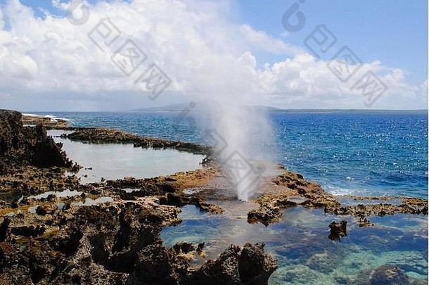 墨打击洞喷水孔主要景点墨北部马里亚纳岛屿多风的天水吹脚
