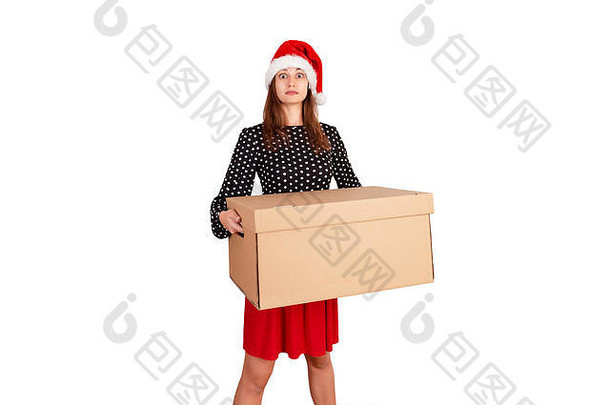 肖像兴奋惊讶女孩衣服持有大重礼物盒子孤立的白色背景假期概念
