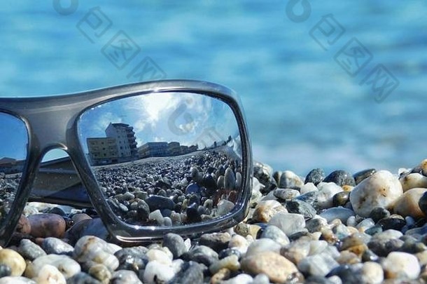 镜子太阳镜毅力海滩