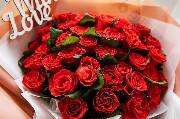 特写镜头美丽的花束红色的玫瑰情人节概念