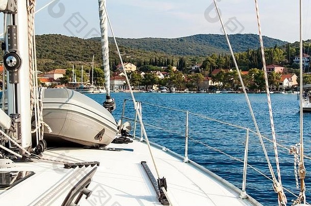海岸线罢工佩列沙茨克罗地亚视图游艇假期克罗地亚船运输游艇体育运动安全船系泊
