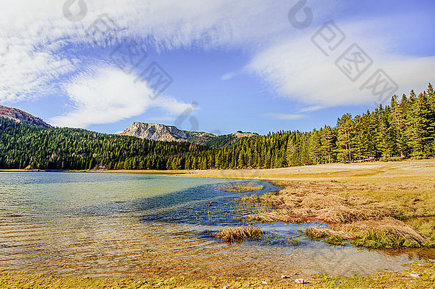 黑山杜米托黑湖全景（Crno jezero）