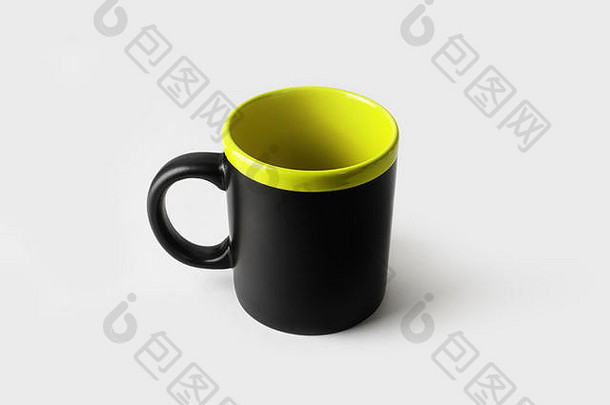 空白的黑色陶瓷杯或咖啡或茶杯。