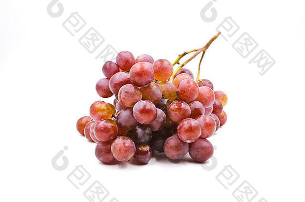 白色背景上分离的红葡萄。