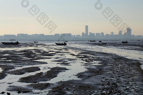 湿地低潮波足迹泥泞之路——Yuen Long哈帕奈香港至深圳海岸牡蛎场景观