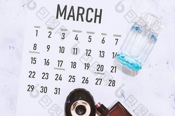 3月每月日历视图每月3月日历香水瓶