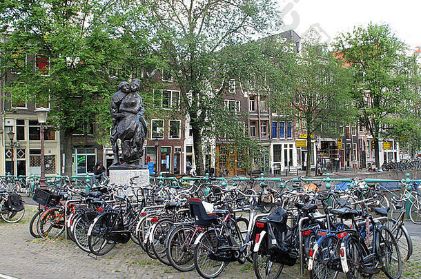 阿姆斯特丹，自行车之城。