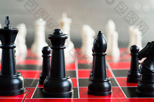 便宜的国际象棋董事会停机红色的白色