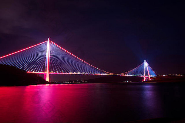 伊斯坦布尔雅武兹苏丹塞利姆博斯普鲁斯大桥