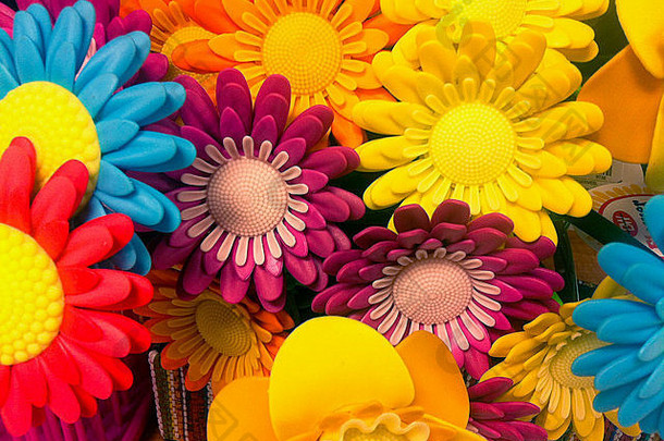 色彩斑斓的照片塑料雏菊