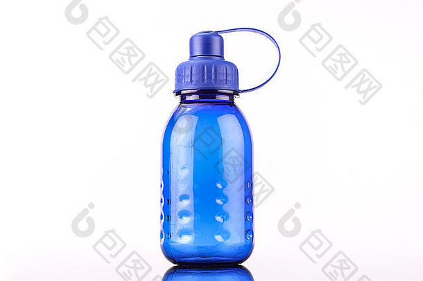 在白色背景上隔离的蓝色瓶子