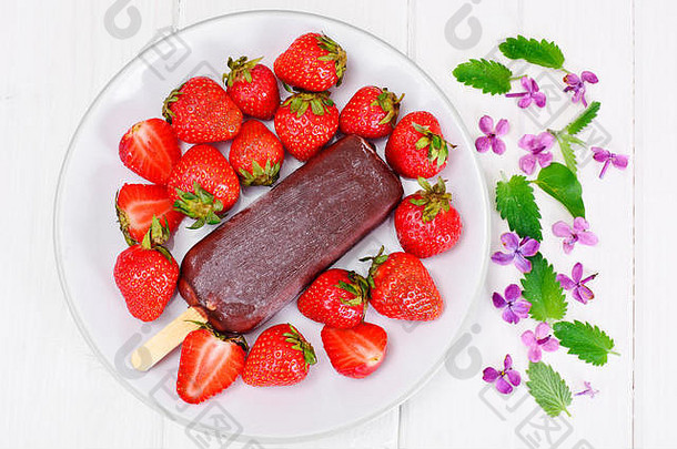 冰奶油草莓