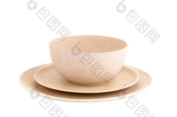 白色背景上的空竹碗和盘子。