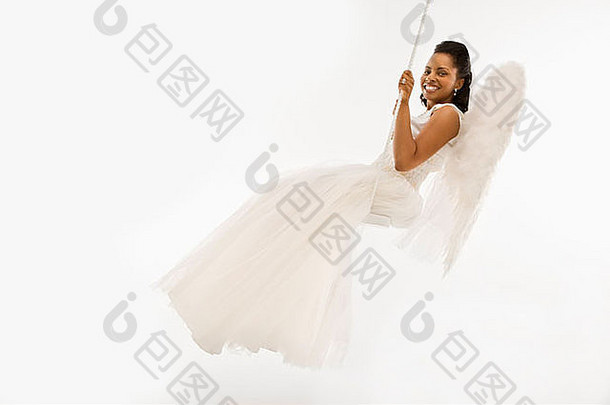 天使般的中年非洲裔美国新娘