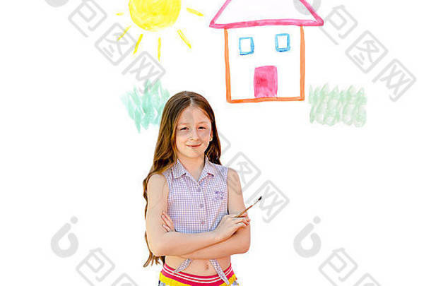 女孩用<strong>颜料画</strong>房子和太阳