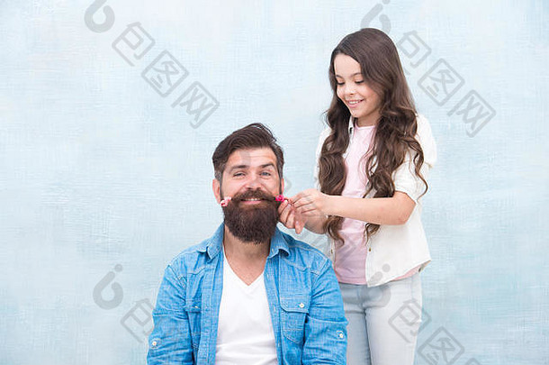 孩子使发型样式父亲胡子父意味着现在孩子利益改变发型创建有趣的发型健康的剂量开放爸爸<strong>excel</strong>提高女孩