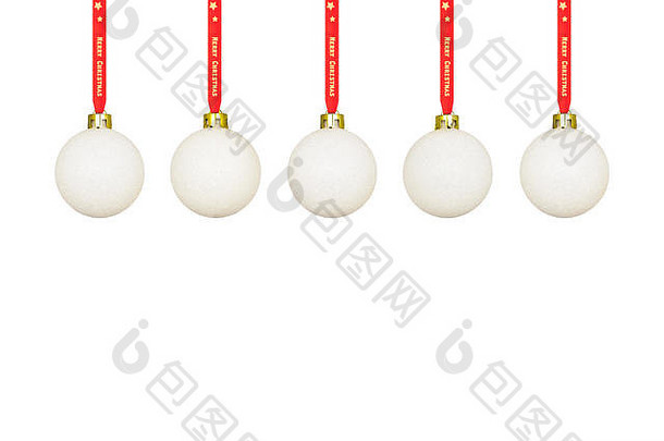 白色圣诞节小玩意挂红色的丝带孤立的白色背景剪裁路径复制空间圣诞节装饰