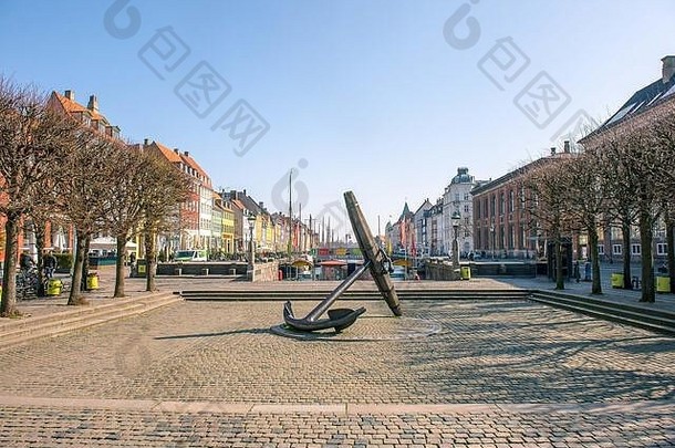 由于全球<strong>冠</strong>状病毒大流行，尼哈文空无一人、没有游客的罕见场景。丹麦哥本哈根。