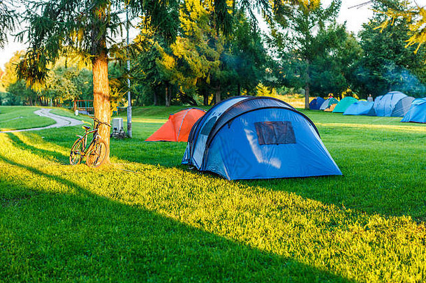 帐篷野营区域美丽的自然的地方