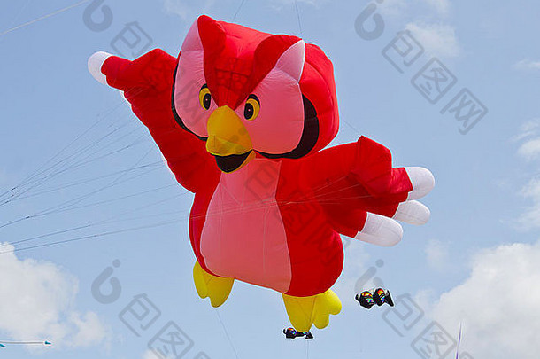 <strong>第九届</strong>威拉尔国际风筝节（2011）上的一只充气猫头鹰