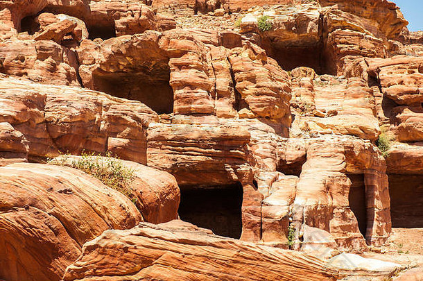 约旦佩特拉（玫瑰城）的红砂岩。佩特拉城消失了1000多年。现在是世界七大奇迹之一