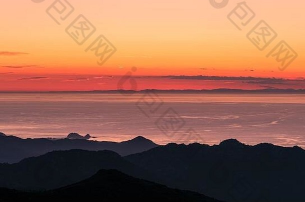 日落跟rousse地中海海西海岸科西嘉岛的轮廓海岸线大陆法国距离
