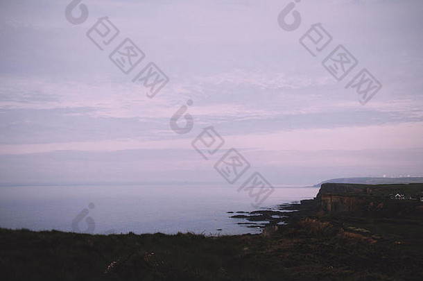 从Widemouth Bay和Bude Vintage Retro Filter之间的海岸路径观看。