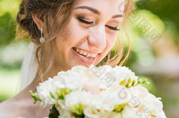 新娘手中的花束