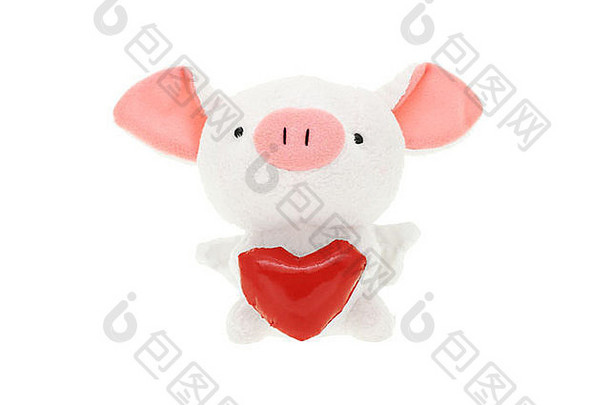 白色背景上红色心形的小猪软玩具