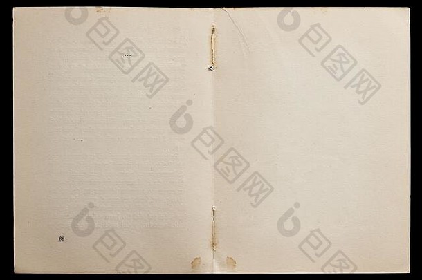 古董书展开显示变形页面孤立的黑色的背景