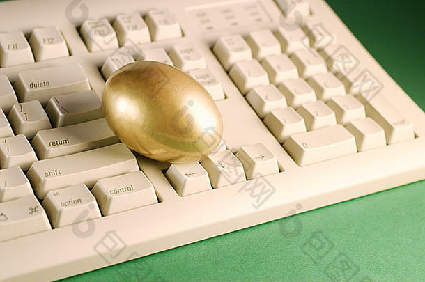 电脑键盘上的金蛋