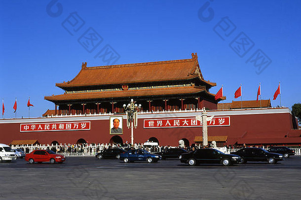 紫禁城始建于1406年，1420年竣工，位于中国北京市中心。