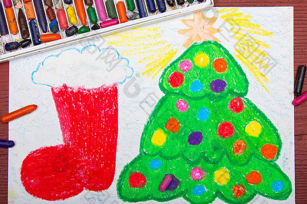 色彩斑斓的画圣诞节树红色的圣诞节袜子