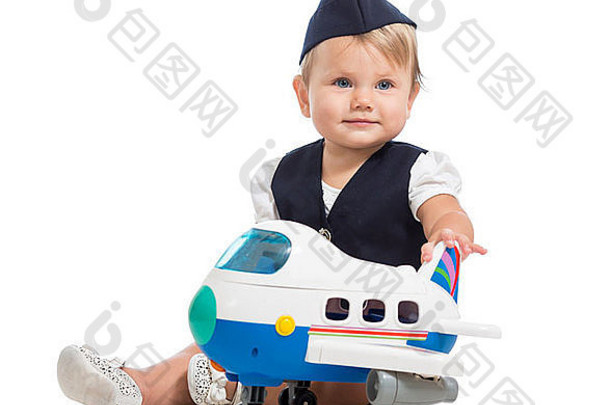 打扮成空姐，手里拿着飞机玩具