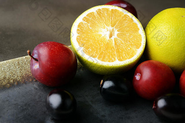 甜蜜的柠檬柑橘类水果成熟的李子水果健康的饮食