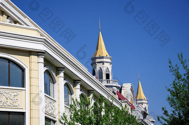 外建筑黄金屋顶中洋街哈尔滨中国位于黑龙江省阳光明媚的蓝色的