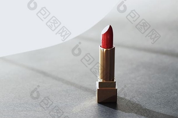红色唇膏作为高级美容产品、化妆品和化妆品品牌