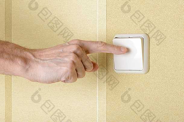一个手指开关，在或关闭，与一个<strong>大</strong>方形安全电断续器灯