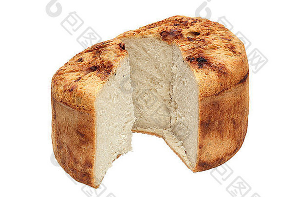 在白色背景上分离的传统新鲜面包
