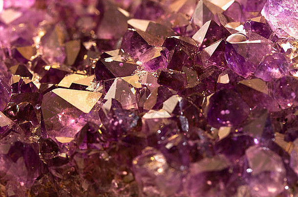 紫水晶水晶宏拍摄