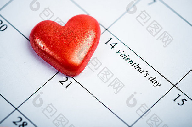 2月14日情人节的红心日历页。