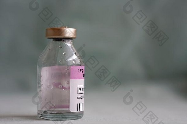 空瓶抗生素注射药物治疗病人肺炎引起的冠状病毒科维德
