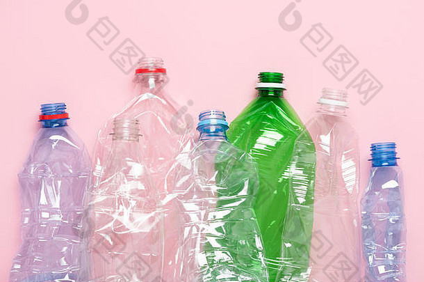 回收塑料瓶俯视图